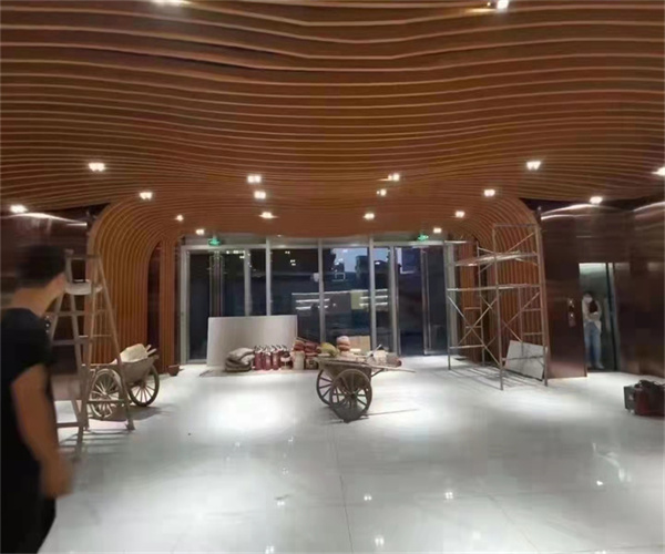 铝方通喷涂车间